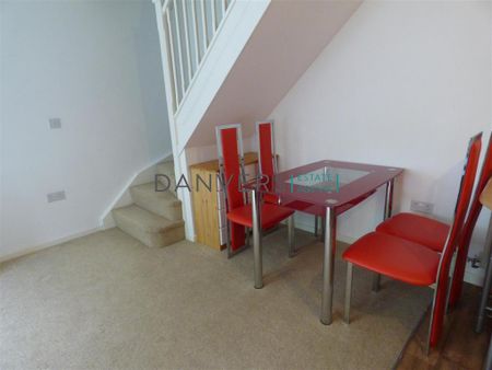 2 bedroom terraced house to rent - Photo 2