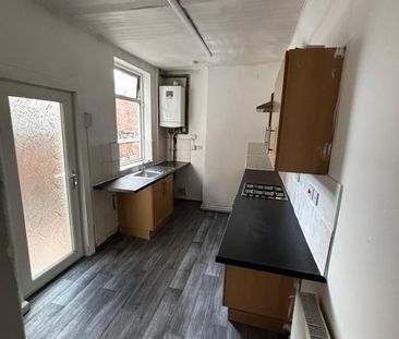 3 Bed Terraced House, New Cross Street, M5 - Photo 4