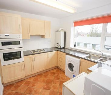 2 bedroom flat to rent - Photo 4