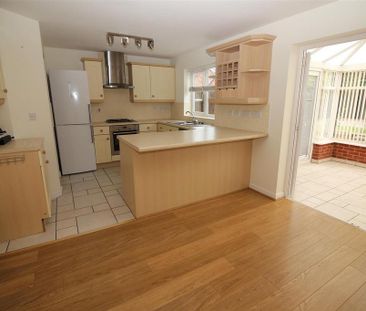 3 bedroom detached house to rent - Photo 6