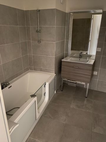 Location Appartement 3 pièces 67m² BIHOREL 76420 - Photo 4