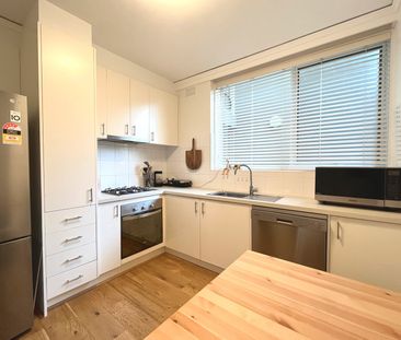 Furnished Ground Floor Apartment in Prime Location - Photo 1