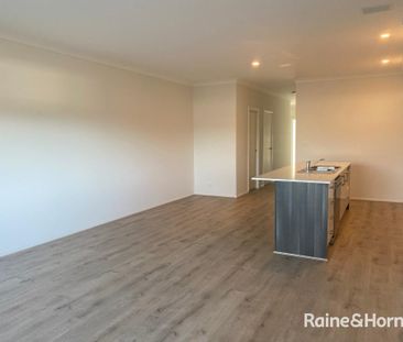 Modern Townhouse Living by the Shoalhaven River - Photo 1