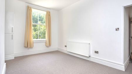 First Floor Flat, Tisbury Road, Hove, BN3 - Photo 4