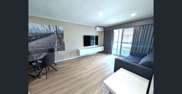 Fully Furnished 2 Bedroom Apartment in a Quiet, Convenient Location - Photo 1