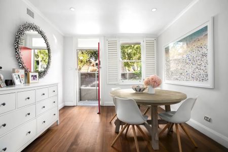 Modern living in a Park side location - Photo 2