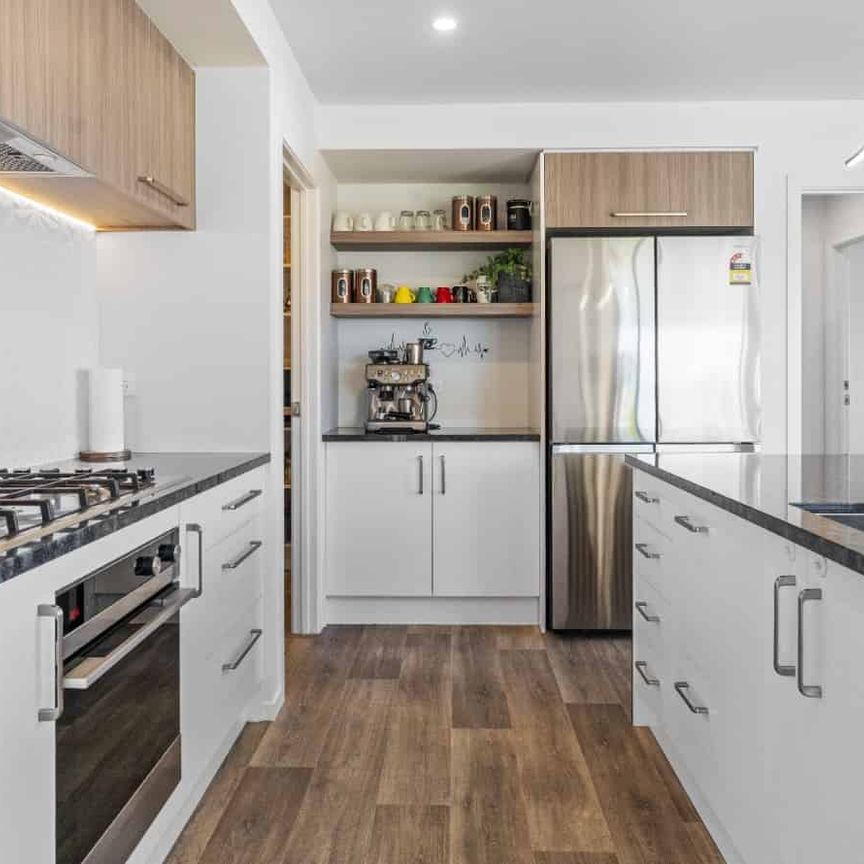 Stylish Four-Bedroom Living in Wharewaka - Photo 1