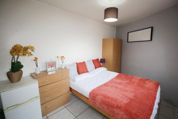 1 bedroom in a house share to rent - Photo 1