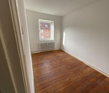 1,5-Zimmer-Wohnung in Kiel mit neuen Tapeten - Foto 3