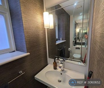 1 bedroom in a flat share to rent - Photo 6