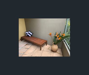 Contemporary beachside studio - furnished - Photo 5