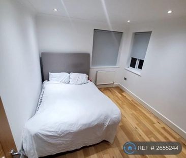 1 bedroom in a flat share to rent - Photo 3