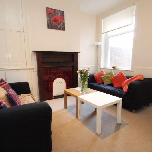 4 bedroom terraced house to rent - Photo 1