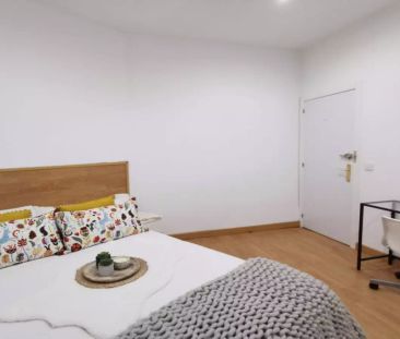 Room in a shared 4-bedroom apartment for rent in Palacio - Photo 6