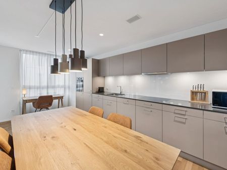 Des appartements meublés au charme madrilène dans le plus grand centre commercial de Suisse - Photo 3