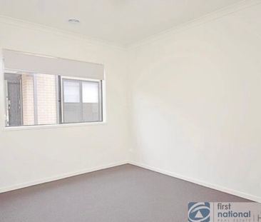 15 Vermillion Drive, Clyde North - Photo 4