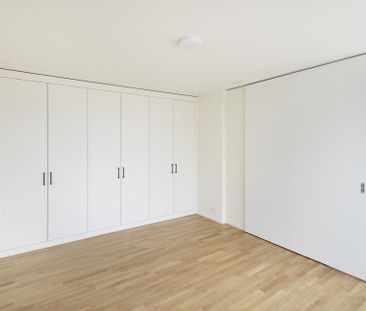 Wohnen über den Dächern - 2.5-Zimmer-Attikawohnung zu vermieten - Photo 2