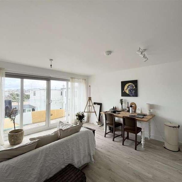 The Crescent, Newquay, TR7 - Photo 1