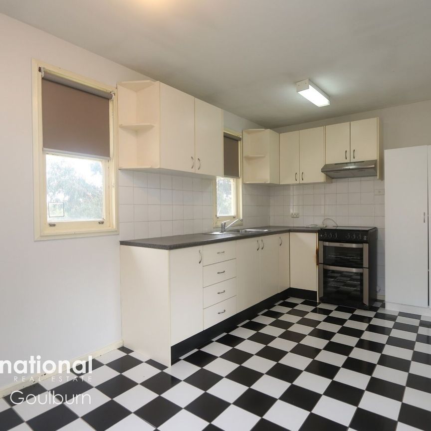 30 Strathallen Crescent, Goulburn - Photo 1