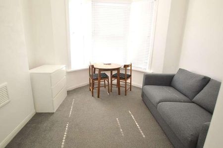 Heavitree Road, London, SE18 - Photo 2