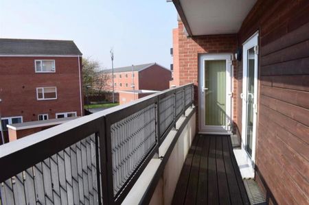 Room in a Shared Flat, Stockport Road, M13 - Photo 3