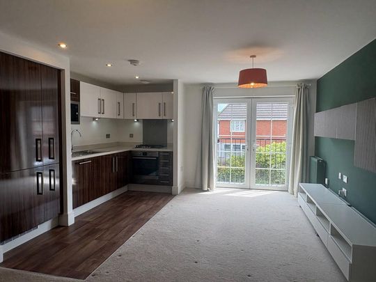 2 bedroom coach house to rent - Photo 1