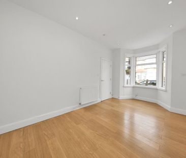 5 bedroom end of terrace house to rent - Photo 1