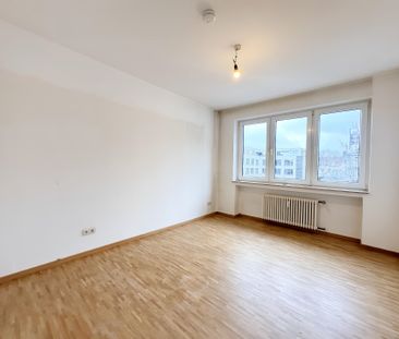 SANIERTE 2-ZIMMERWOHNUNG IN DER STADTMITTE ZU MIETEN! - Photo 1