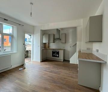 1 bedroom terraced house to rent - Photo 2