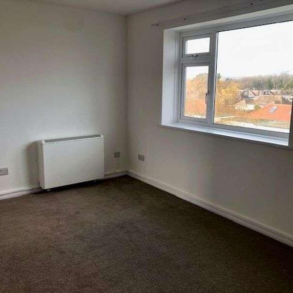 Brighton Road, Lancing, BN15 - Photo 1