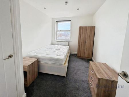 3 bedroom apartment to rent - Photo 3