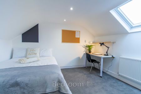 Room 1 - Photo 4