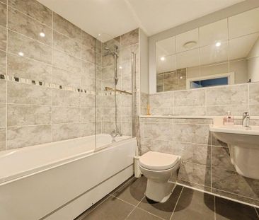 2 bedroom flat to rent - Photo 6