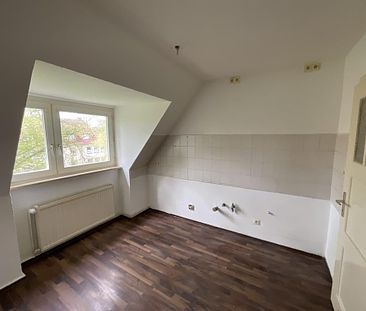 3-Zimmer-Wohnung im Dachgeschoss mit Badewanne in Wilhelmshaven - Nähe Zentrum !!! - Photo 1