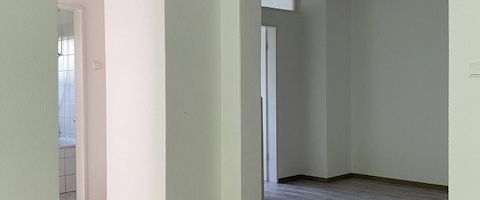 Einziehen und Wohlfühlen ! Renovierte 2-Zimmer-Wohnung mit Blick ins Grüne! - Foto 1