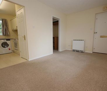 Studio to rent - Photo 5