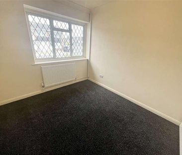 Devon Gardens, Rochford, Essex, SS4 - Photo 3