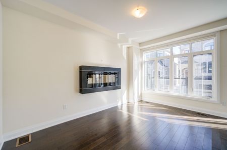 For Lease - 539 Carrville Road, Richmond Hill, Ontario - Photo 2