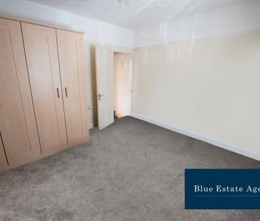 4 bedroom end of terrace house to rent - Photo 1