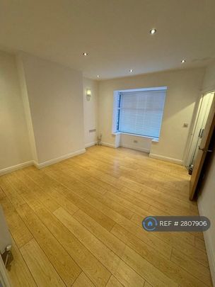 3 bedroom end of terrace house to rent - Photo 1