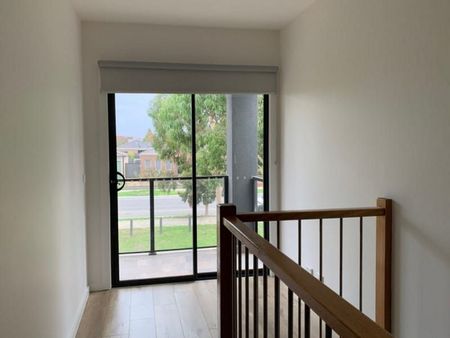 The perfect home in the heart of Craigieburn! - Photo 3