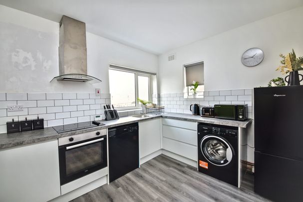 Acacia Crescent, Wigan, WN6 - Photo 1