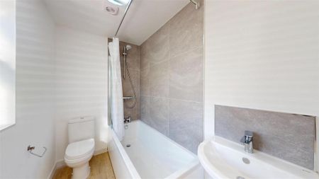 2 bedroom semi-detached house to rent - Photo 5