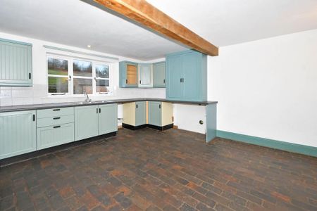 3 bedroom barn conversion to rent - Photo 2
