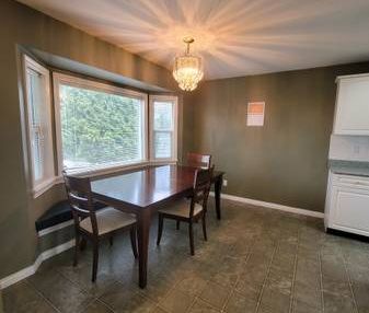 UPPER FLOOR - Beautiful 3 bdrm & 2 bath w/ family room - Photo 4