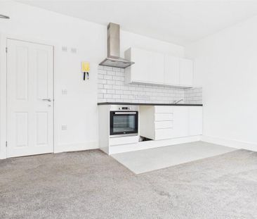 Property to rent - Photo 2