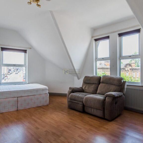 1 bedroom property to rent - Photo 1