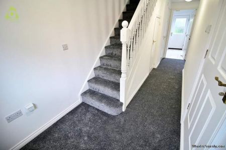 3 bedroom property to rent in Westhoughton - Photo 4