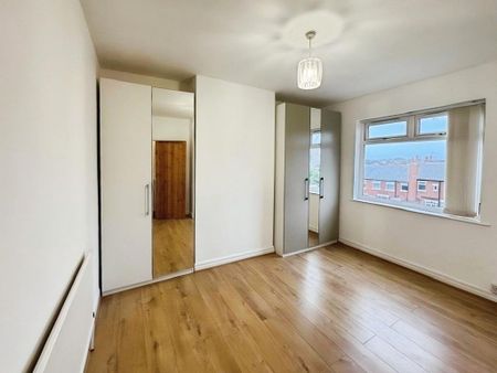 4 bedroom terraced house to rent - Photo 3