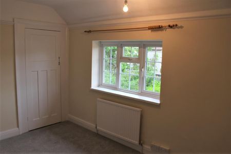 2 bedroom semi-detached house to rent - Photo 2